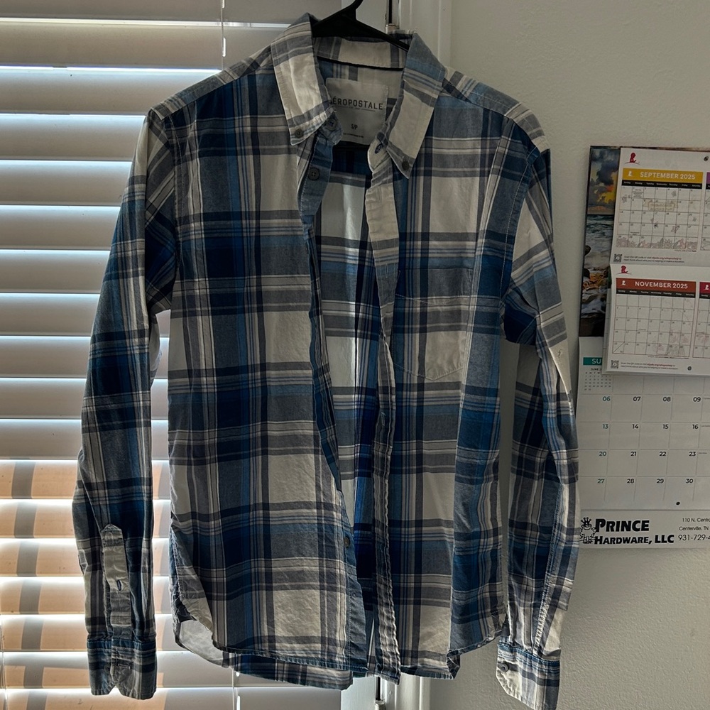 Aeropostale Men's Blue and White Plaid Shirt
